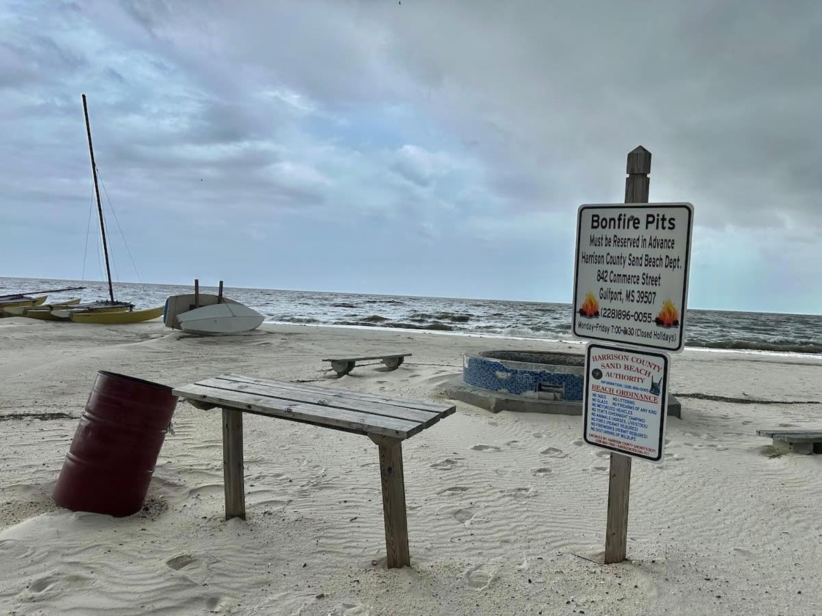 Bare Feet Bungalow -Close To Beach & Dog Friendly Gulfport Exteriér fotografie